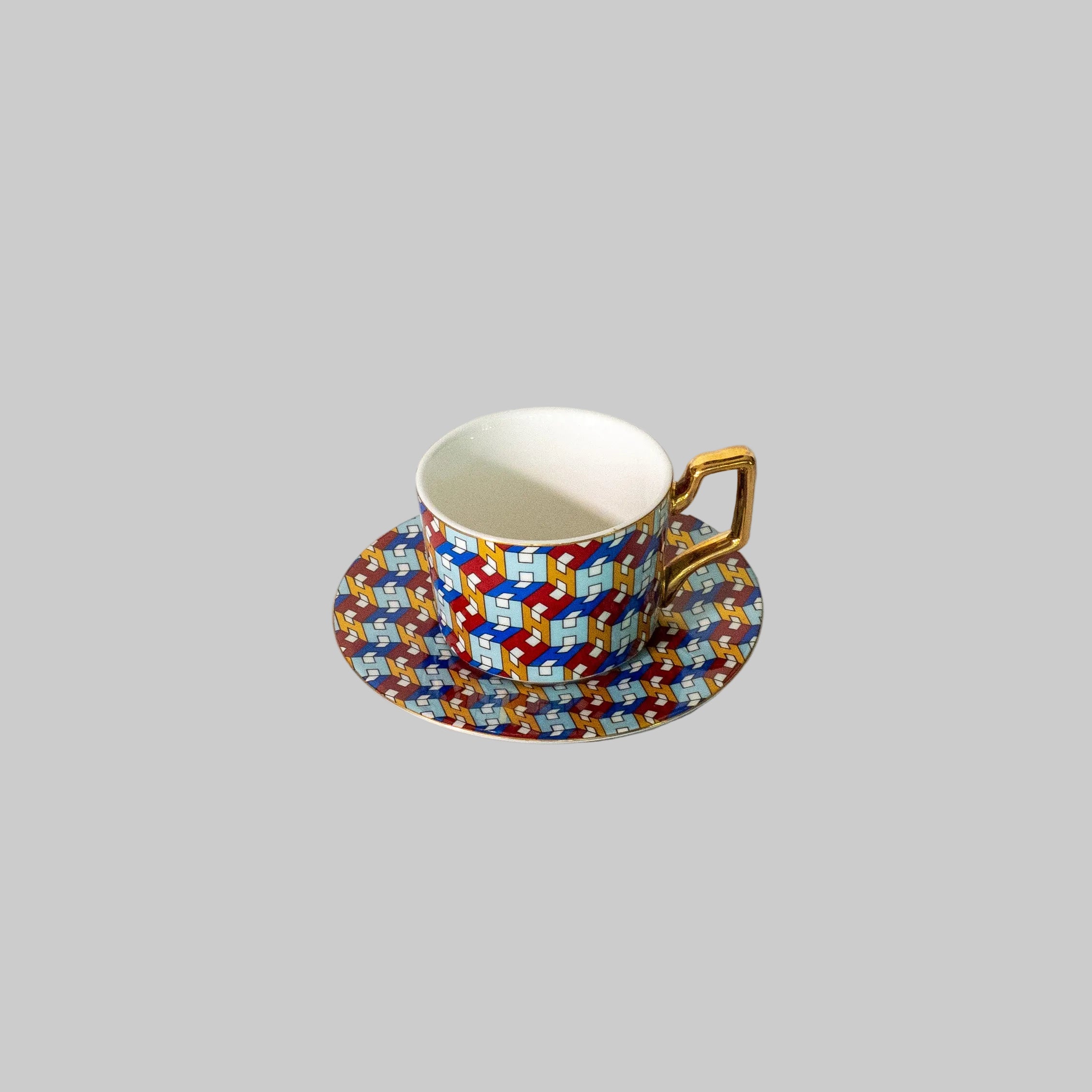 "Mosaic tea and coffee set presented for a traditional tea ceremony, highlighting its vibrant design."