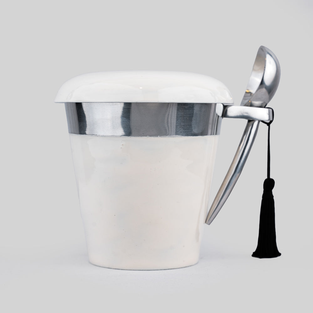 "Chic white ice cream pint holder perfect for any ice cream enthusiast."