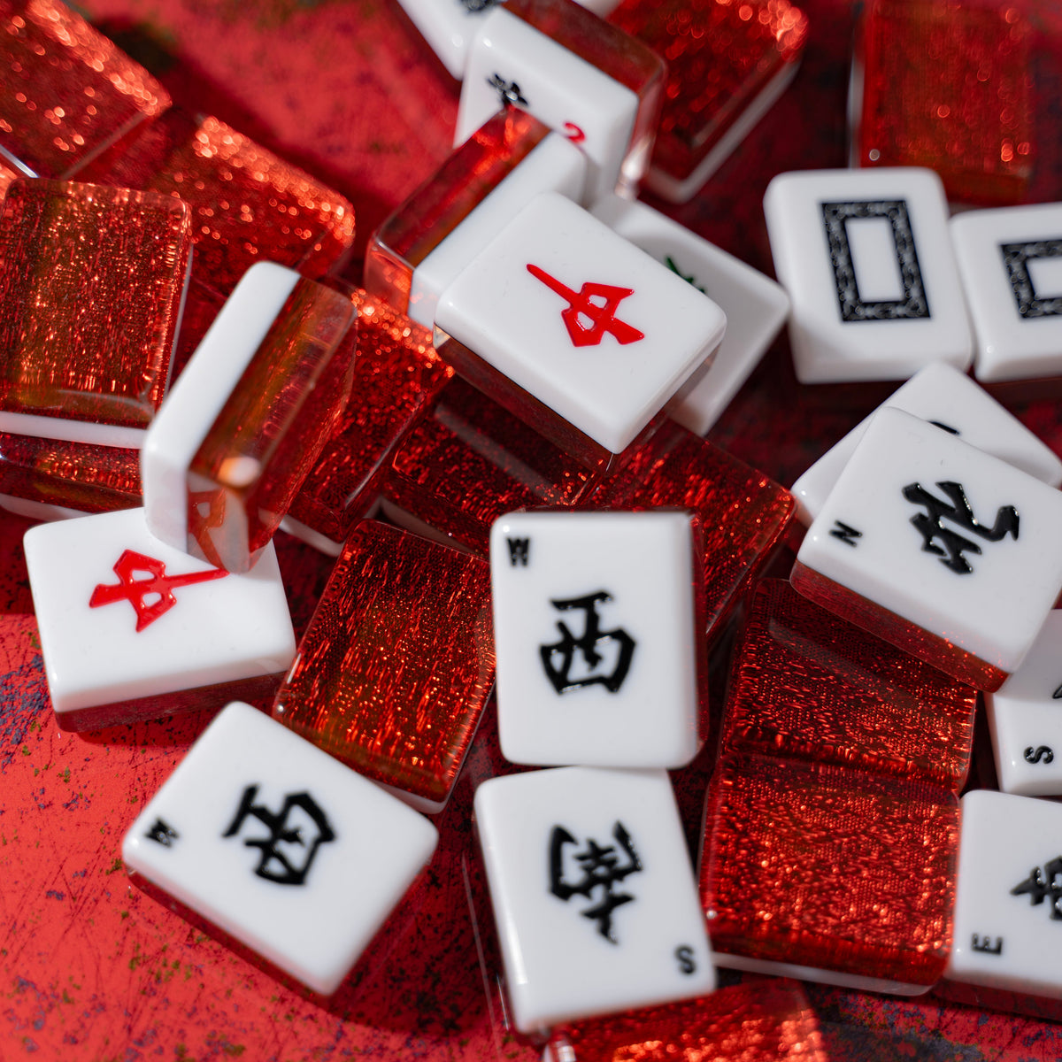 tyetye Dragon's Den mahjong set white lacquer tiles dice interior detail India Singapore