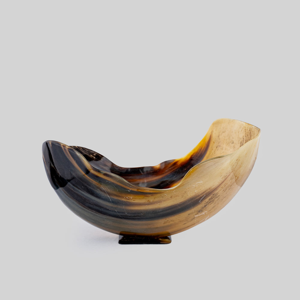 Elegant bowl perfect for gifts and entertaining."